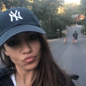 Meet your Posher, Ana